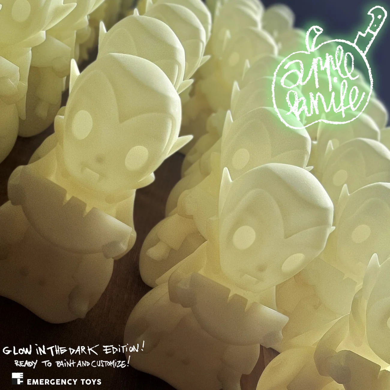 Apple Knife GLOW IN DARK EDITION the Vegan Vampire by Emergency Toys