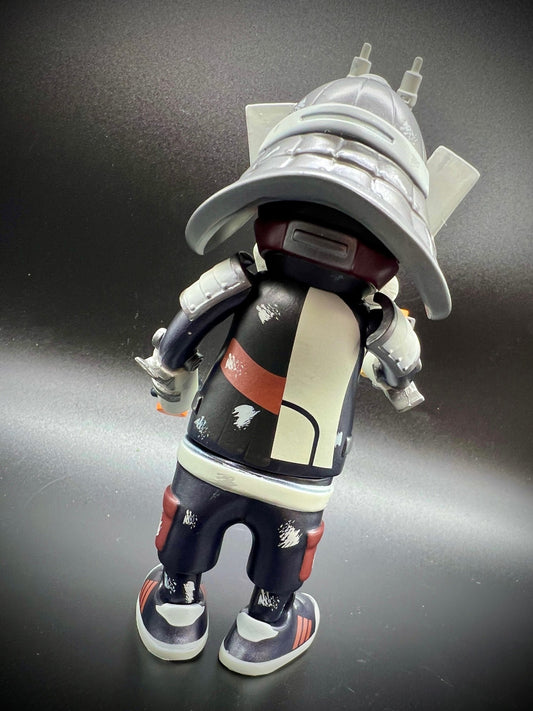 DR76 MANDO SILVER ARMOR Ouroboros Series2  6" Vinyl Figure  by Dragon76  x  Martian Toys