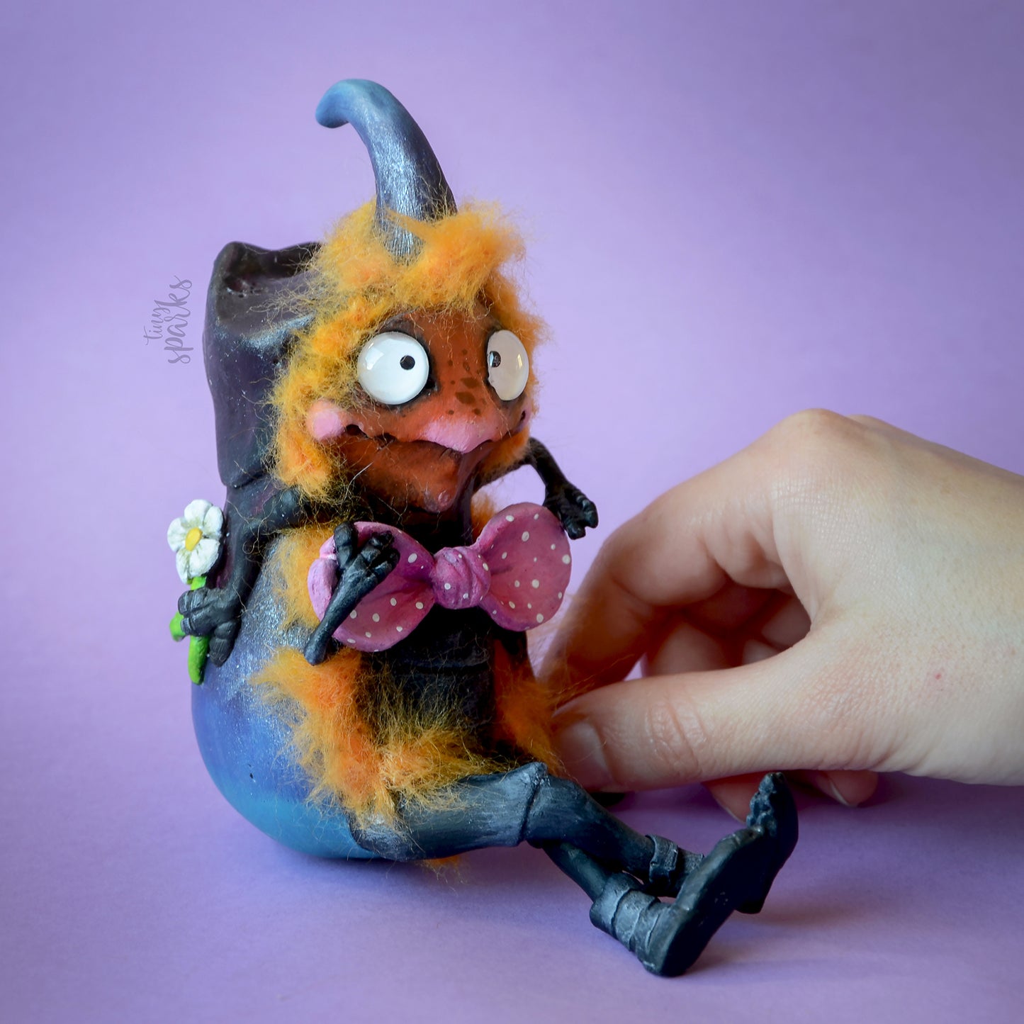 2 Cute 2 Compute 2 — "Bettle Phil" by Marina Sabio