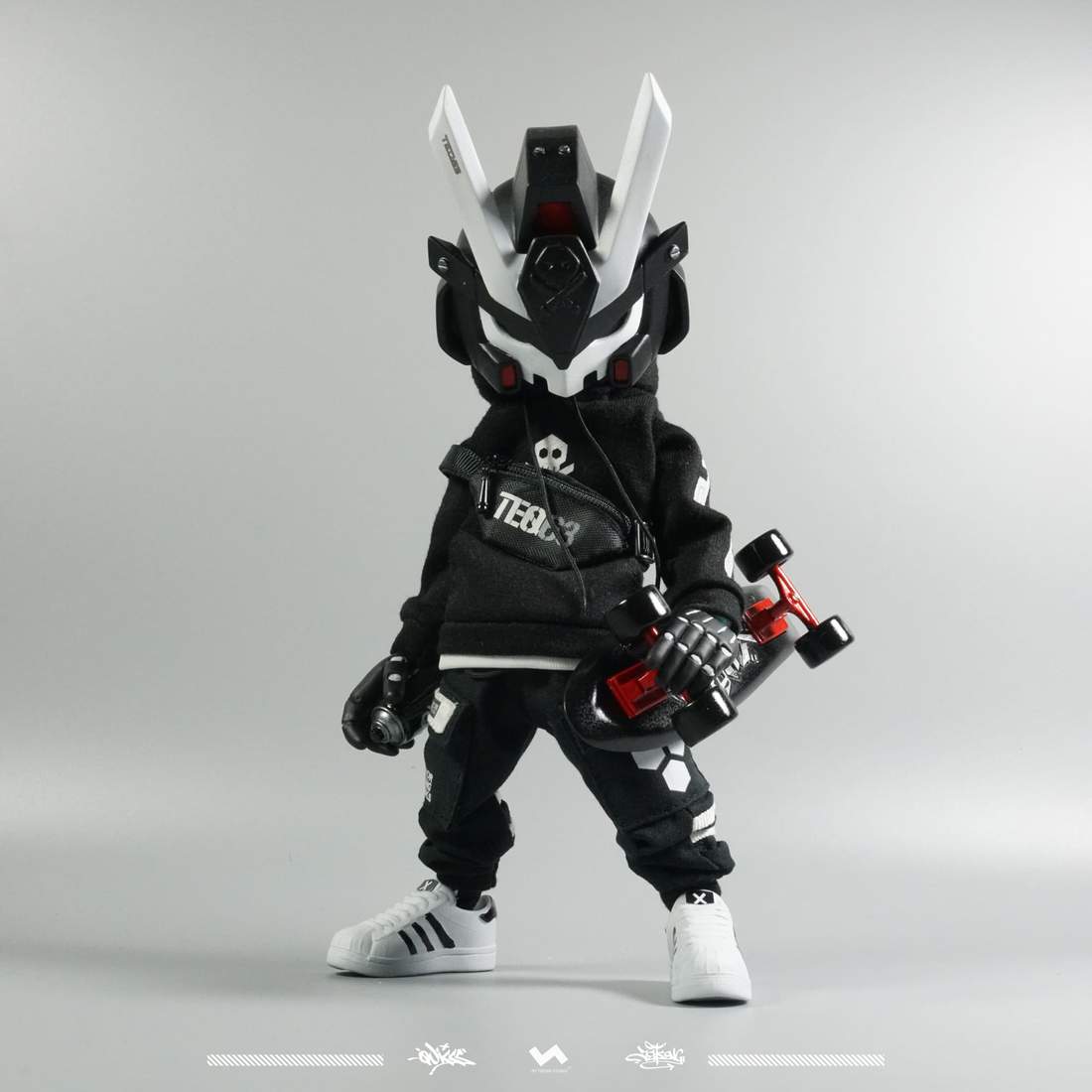 1:8 TEQ63 ACTION FIGURES 8" 2GO Series #1 OG Black + Ghost White by JT Studio x Quiccs