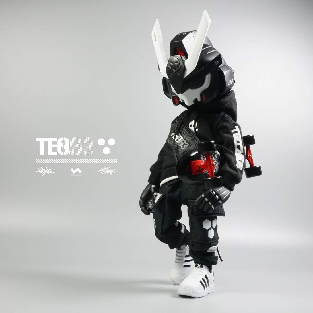 1:8 TEQ63 ACTION FIGURES 8" 2GO Series #1 OG Black + Ghost White by JT Studio x Quiccs