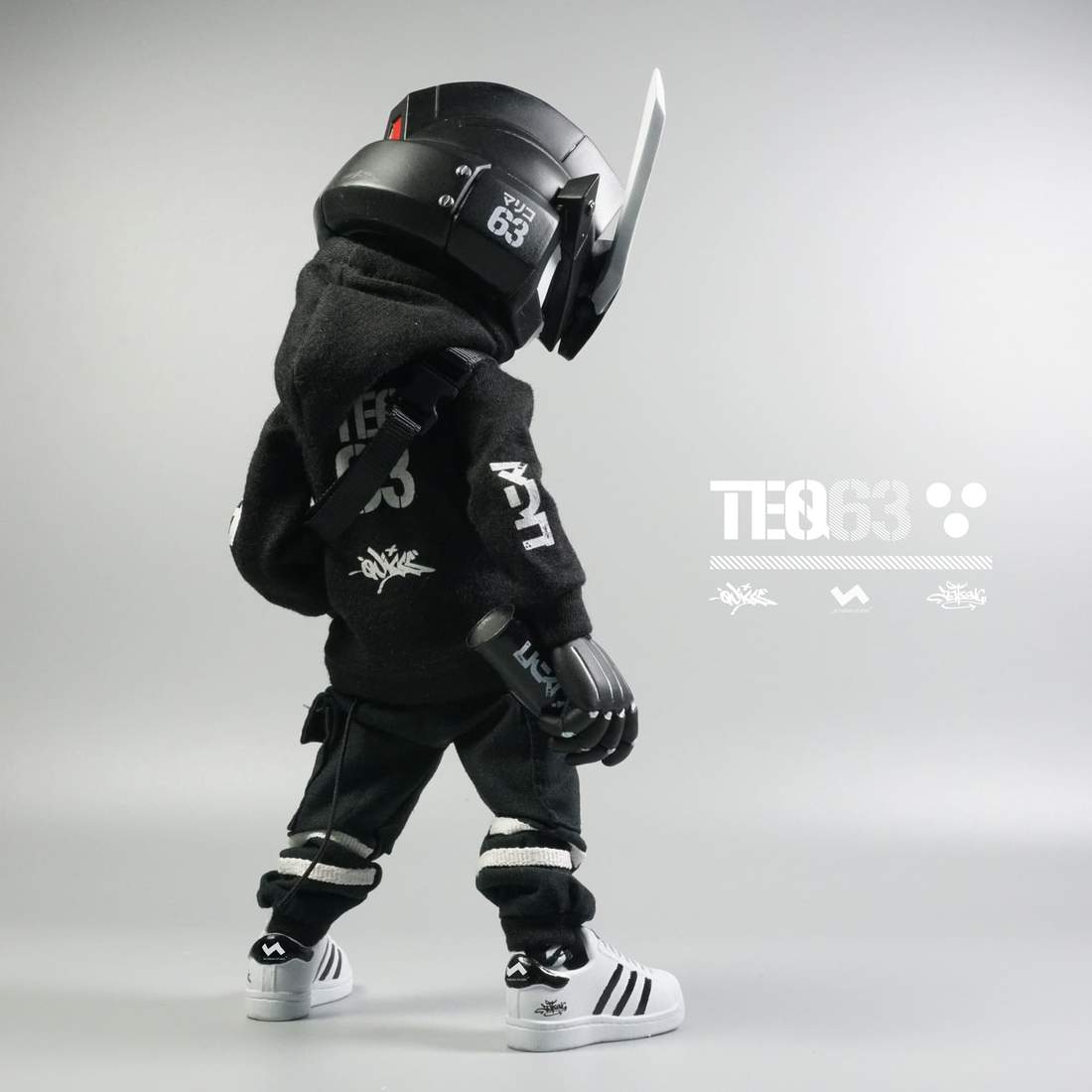 1:8 TEQ63 ACTION FIGURES 8" 2GO Series #1 OG Black + Ghost White by JT Studio x Quiccs