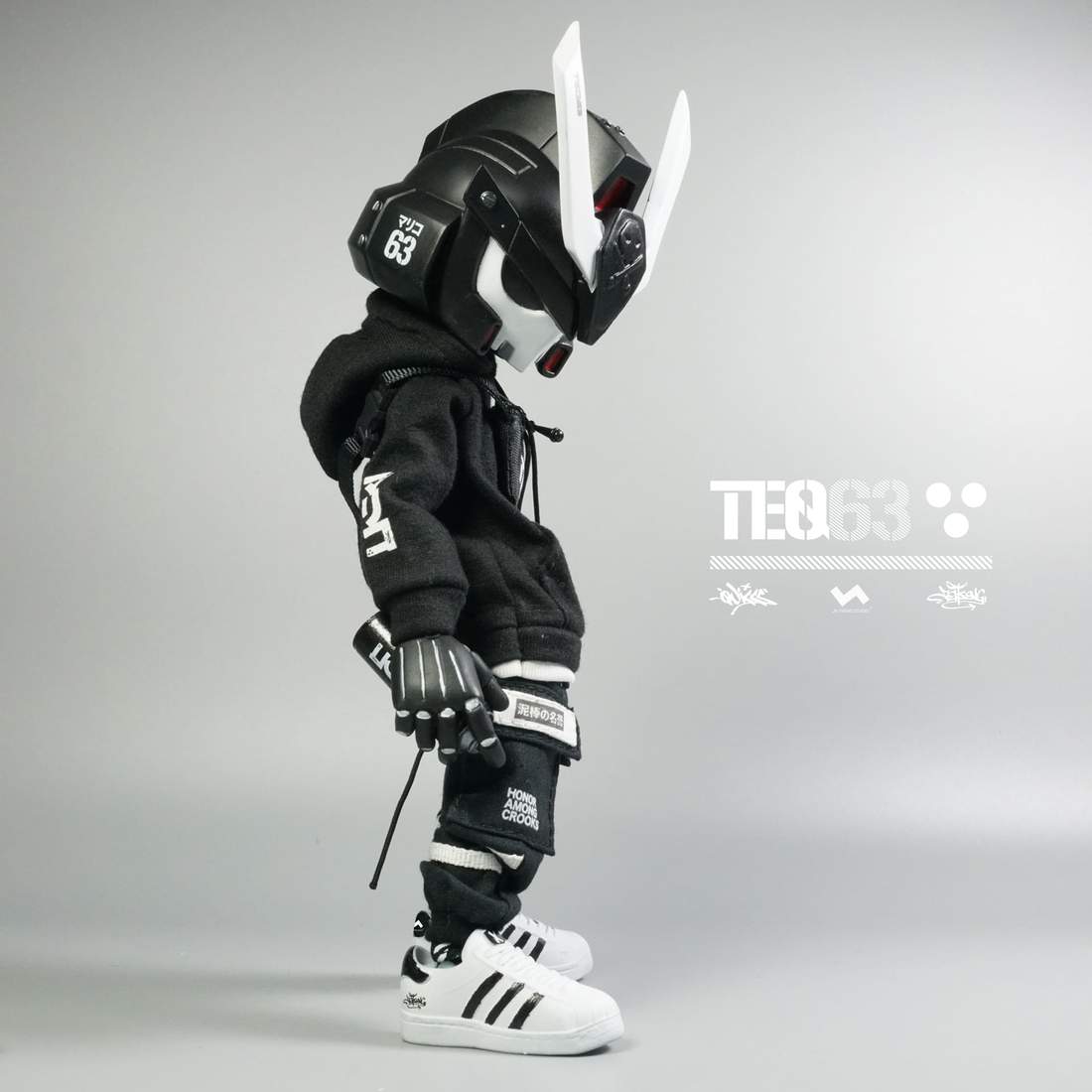 1:8 TEQ63 ACTION FIGURES 8" 2GO Series #1 OG Black + Ghost White by JT Studio x Quiccs