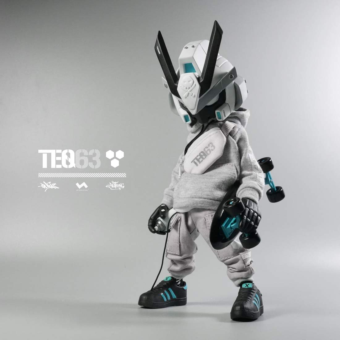 1:8 TEQ63 ACTION FIGURES 8" 2GO Series #1 OG Black + Ghost White by JT Studio x Quiccs