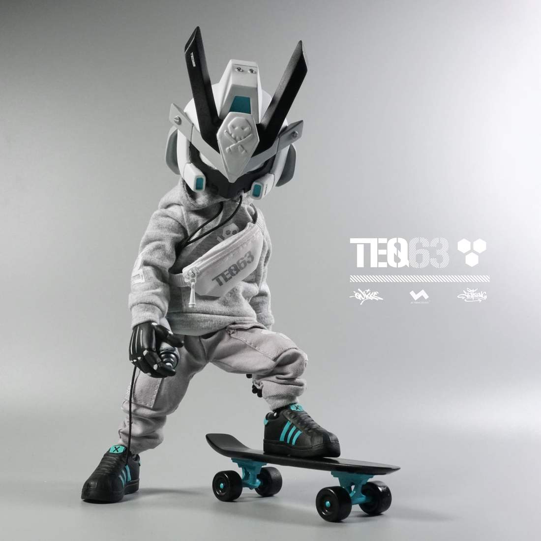 1:8 TEQ63 ACTION FIGURES 8" 2GO Series #1 OG Black + Ghost White by JT Studio x Quiccs