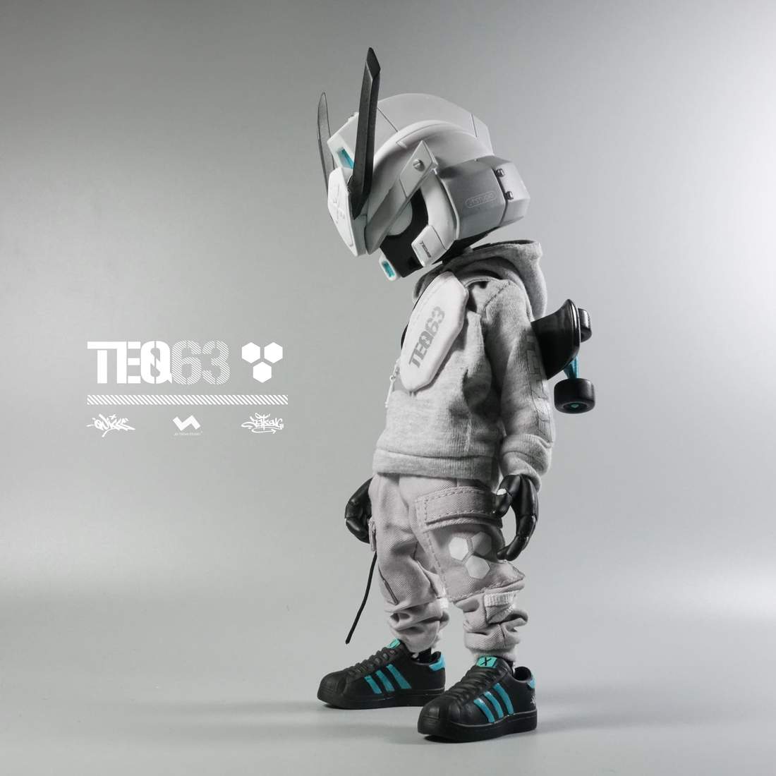 1:8 TEQ63 ACTION FIGURES 8" 2GO Series #1 OG Black + Ghost White by JT Studio x Quiccs