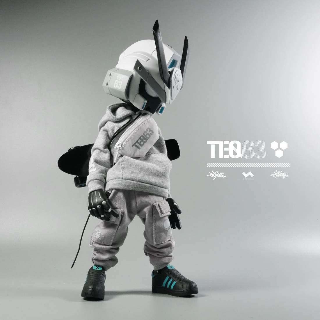 1:8 TEQ63 ACTION FIGURES 8" 2GO Series #1 OG Black + Ghost White by JT Studio x Quiccs