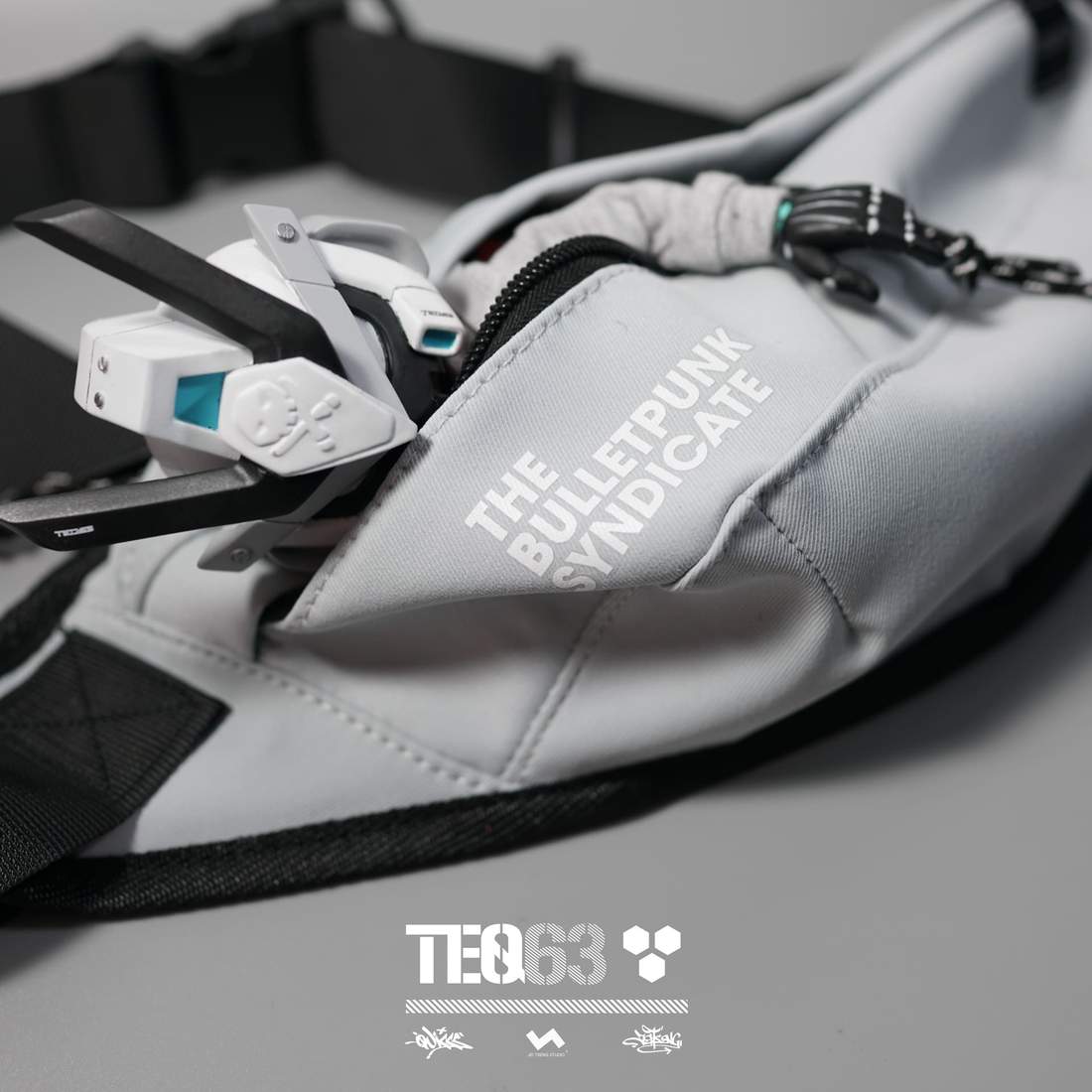 1:8 TEQ63 ACTION FIGURES 8" 2GO Series #1 OG Black + Ghost White by JT Studio x Quiccs