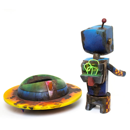 Yeti vs Alien  -  Ric Strohmeyer